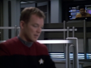 extant_StarTrek_VOY_6x05-Alice_00077.jpg
