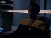 extant_StarTrek_VOY_6x05-Alice_00091.jpg