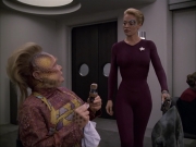 extant_StarTrek_VOY_6x05-Alice_01150.jpg