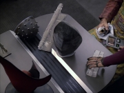 extant_StarTrek_VOY_6x05-Alice_01172.jpg