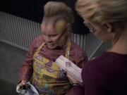 extant_StarTrek_VOY_6x05-Alice_01175.jpg