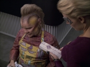 extant_StarTrek_VOY_6x05-Alice_01176.jpg