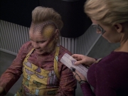 extant_StarTrek_VOY_6x05-Alice_01177.jpg