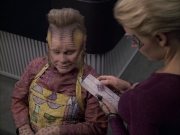 extant_StarTrek_VOY_6x05-Alice_01178.jpg
