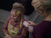extant_StarTrek_VOY_6x05-Alice_01179.jpg