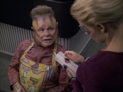 extant_StarTrek_VOY_6x05-Alice_01188.jpg