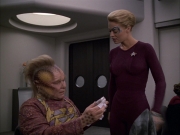 extant_StarTrek_VOY_6x05-Alice_01195.jpg