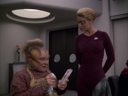 extant_StarTrek_VOY_6x05-Alice_01200.jpg