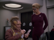 extant_StarTrek_VOY_6x05-Alice_01201.jpg