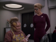 extant_StarTrek_VOY_6x05-Alice_01205.jpg