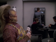 extant_StarTrek_VOY_6x05-Alice_01226.jpg