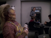 extant_StarTrek_VOY_6x05-Alice_01227.jpg