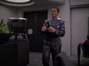 extant_StarTrek_VOY_6x05-Alice_01240.jpg