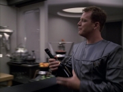 extant_StarTrek_VOY_6x05-Alice_01242.jpg