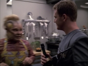 extant_StarTrek_VOY_6x05-Alice_01243.jpg