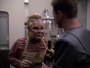 extant_StarTrek_VOY_6x05-Alice_01244.jpg