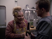 extant_StarTrek_VOY_6x05-Alice_01251.jpg