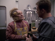 extant_StarTrek_VOY_6x05-Alice_01252.jpg