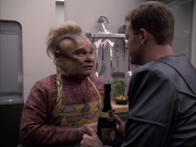 extant_StarTrek_VOY_6x05-Alice_01260.jpg