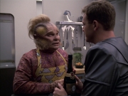 extant_StarTrek_VOY_6x05-Alice_01261.jpg