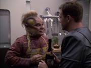 extant_StarTrek_VOY_6x05-Alice_01262.jpg