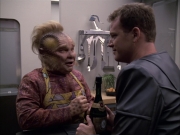 extant_StarTrek_VOY_6x05-Alice_01263.jpg