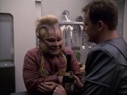 extant_StarTrek_VOY_6x05-Alice_01267.jpg