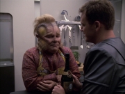 extant_StarTrek_VOY_6x05-Alice_01269.jpg