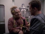 extant_StarTrek_VOY_6x05-Alice_01271.jpg