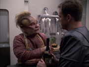 extant_StarTrek_VOY_6x05-Alice_01273.jpg