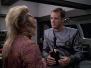extant_StarTrek_VOY_6x05-Alice_01277.jpg