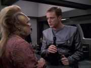 extant_StarTrek_VOY_6x05-Alice_01280.jpg