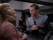 extant_StarTrek_VOY_6x05-Alice_01281.jpg
