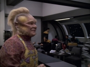 extant_StarTrek_VOY_6x05-Alice_01282.jpg