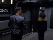extant_StarTrek_VOY_6x05-Alice_01296.jpg