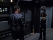 extant_StarTrek_VOY_6x05-Alice_01297.jpg