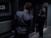 extant_StarTrek_VOY_6x05-Alice_01303.jpg