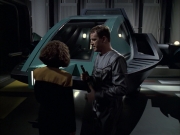 extant_StarTrek_VOY_6x05-Alice_01343.jpg