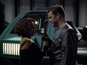 extant_StarTrek_VOY_6x05-Alice_01348.jpg