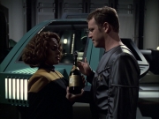 extant_StarTrek_VOY_6x05-Alice_01349.jpg