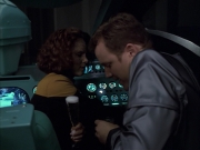 extant_StarTrek_VOY_6x05-Alice_01362.jpg