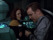 extant_StarTrek_VOY_6x05-Alice_01363.jpg