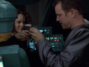 extant_StarTrek_VOY_6x05-Alice_01370.jpg