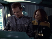 extant_StarTrek_VOY_6x05-Alice_01411.jpg