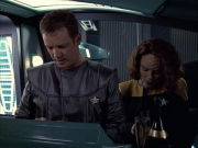 extant_StarTrek_VOY_6x05-Alice_01416.jpg