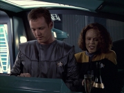 extant_StarTrek_VOY_6x05-Alice_01425.jpg