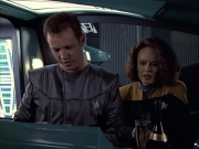 extant_StarTrek_VOY_6x05-Alice_01428.jpg