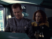 extant_StarTrek_VOY_6x05-Alice_01429.jpg