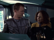 extant_StarTrek_VOY_6x05-Alice_01436.jpg
