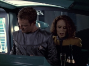 extant_StarTrek_VOY_6x05-Alice_01449.jpg